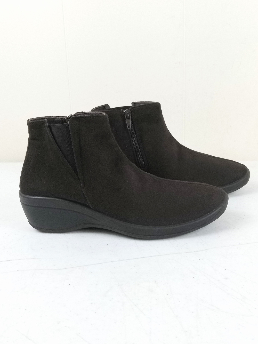 Arcopedico Brown Suede Ankle Booties with Side Zip Size 8